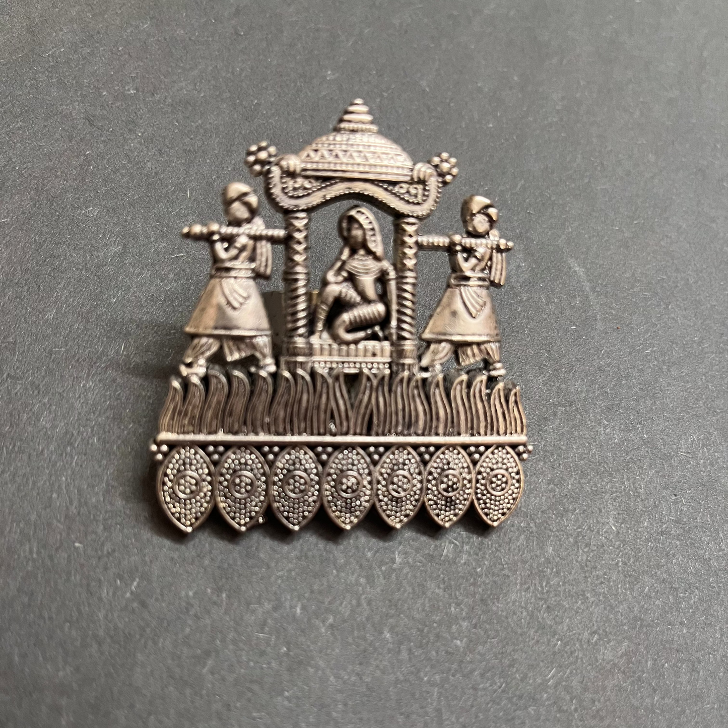 Doli Timeless Treasures with pair of Earrings and compliment it with beautiful Doli ring